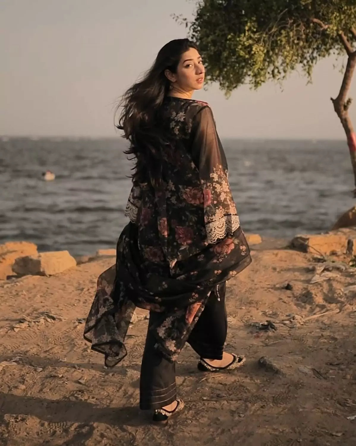 Embroidered chiffon  3PC - Black Garden